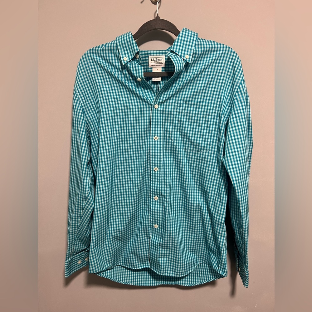 L.L Bean- Men’s Traditional Fit plaid button down shirt. Size S